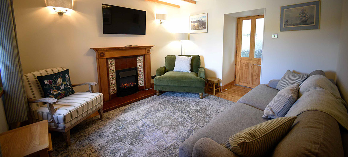 Our self catering accomodation cottage near Portree has a cosy living room with electric fire widescreen TV and WIFI internet