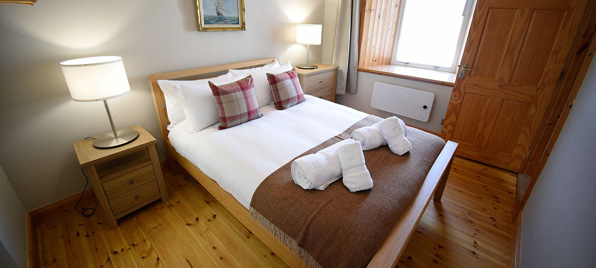 Caberfeidh Boat House is a self catering accommodation cottage containing a comfortable double bed