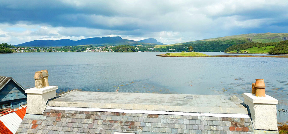 Caberfeidh Boat House is located near Portree on the Isle of Skye and looks on to amazing sea and mountain views of the Isle of Skye